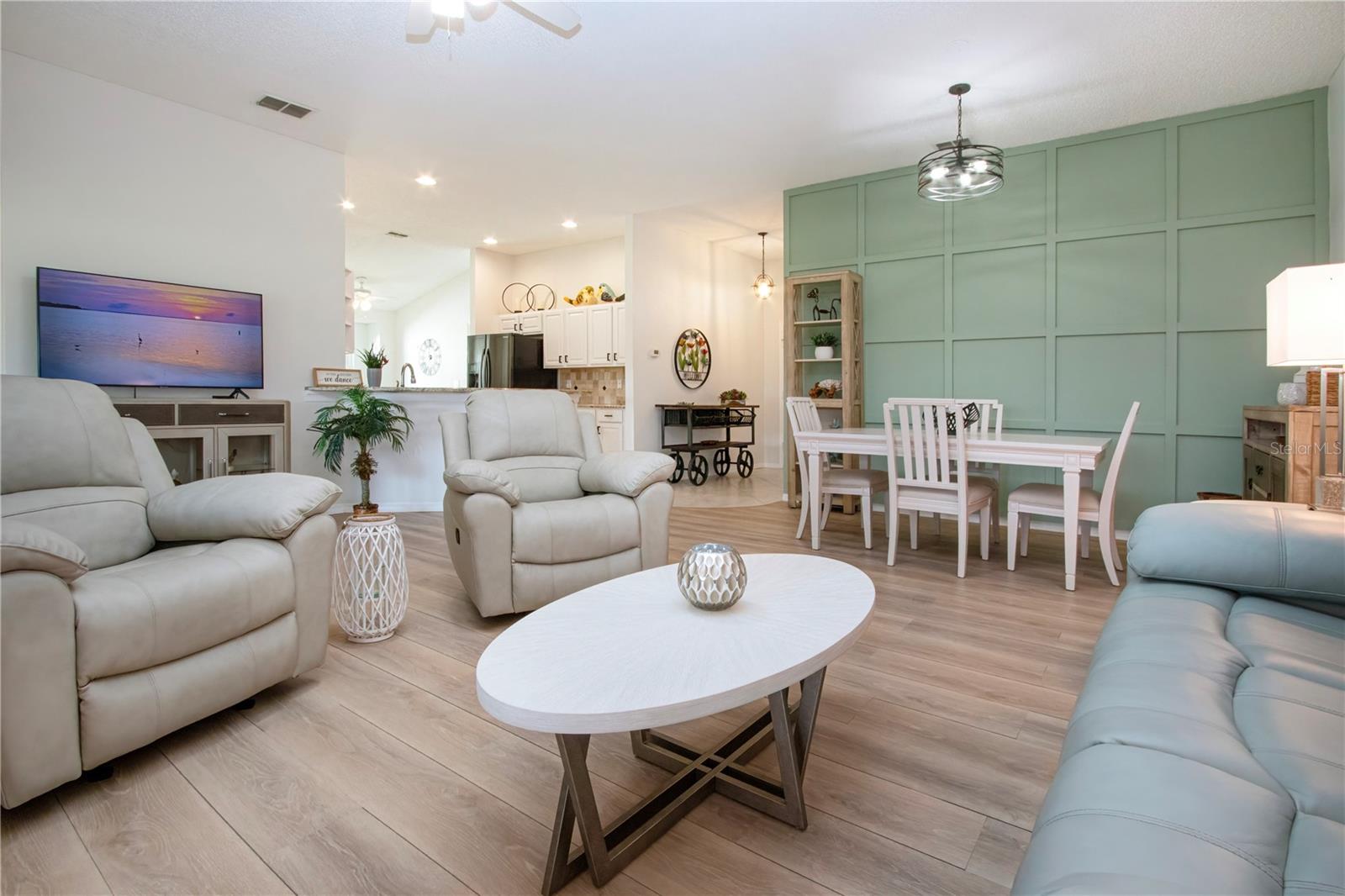 BROOKFIELD CONDO - Residential