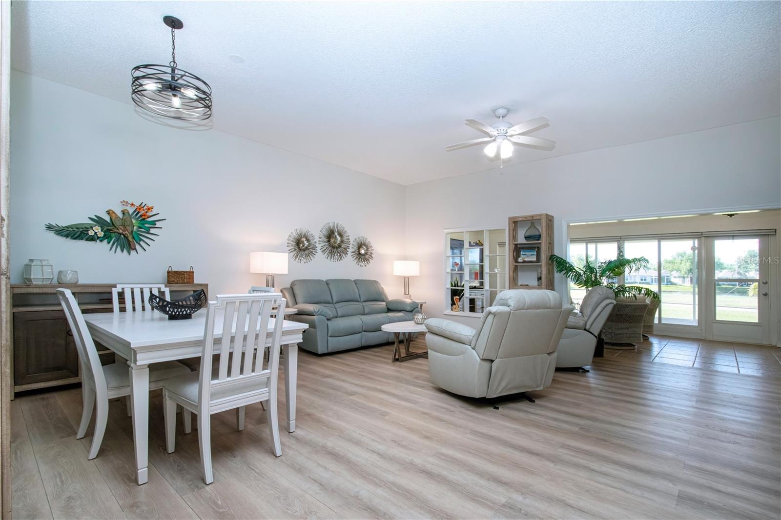 BROOKFIELD CONDO - Residential