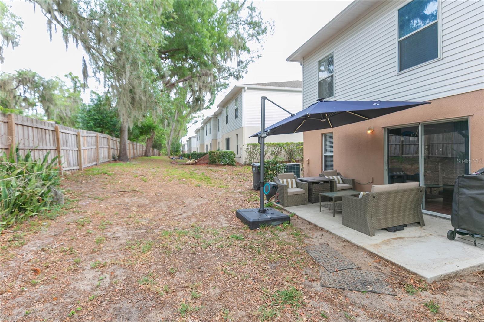 ASHBURN SQUARE TWNHMS - Residential