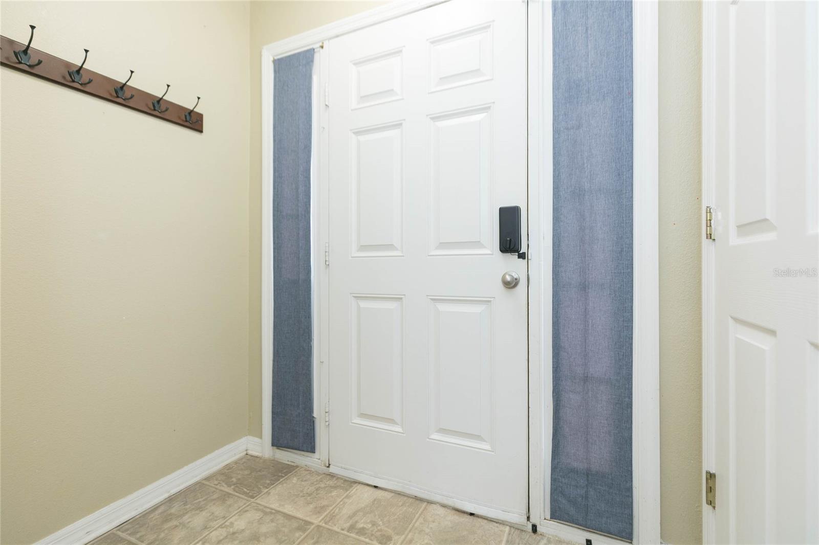 ASHBURN SQUARE TWNHMS - Residential