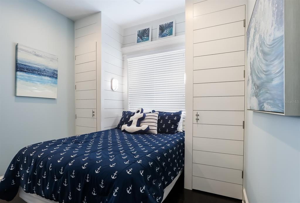 LAKE LA VISTA - Residential