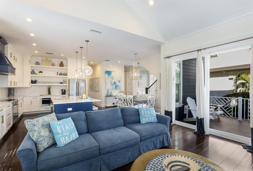 LAKE LA VISTA - Residential