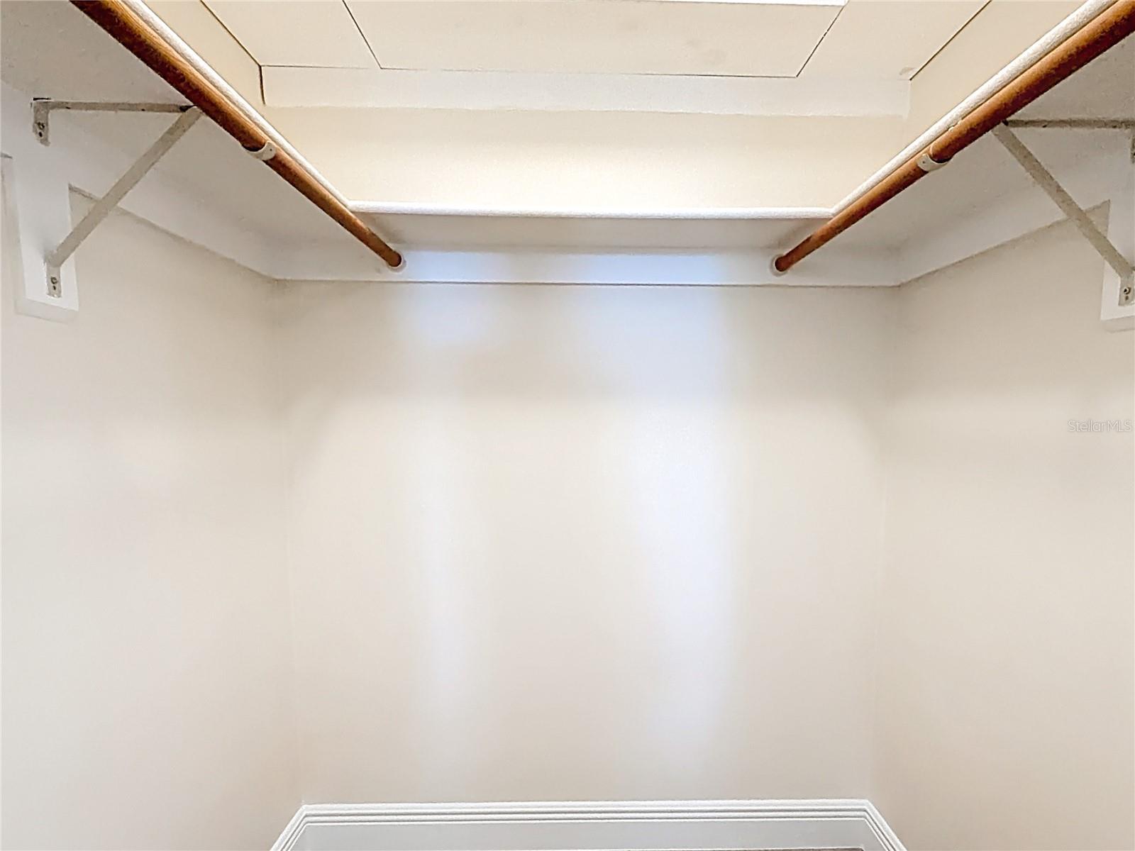 LADY LAKE - Residential