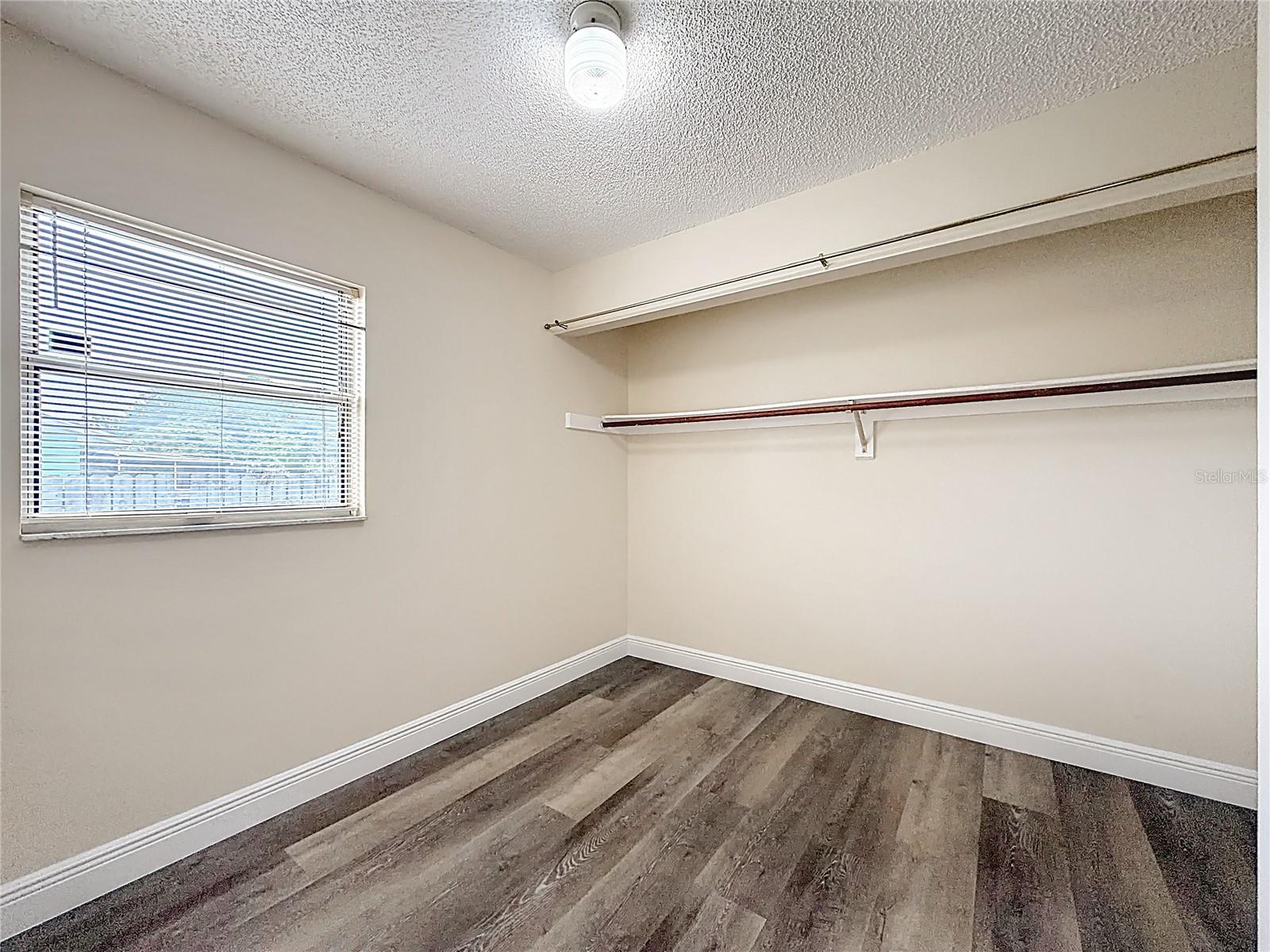 LADY LAKE - Residential