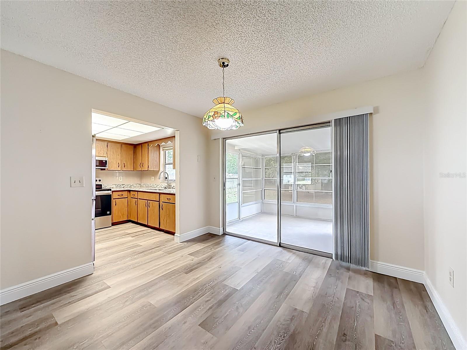 LADY LAKE - Residential