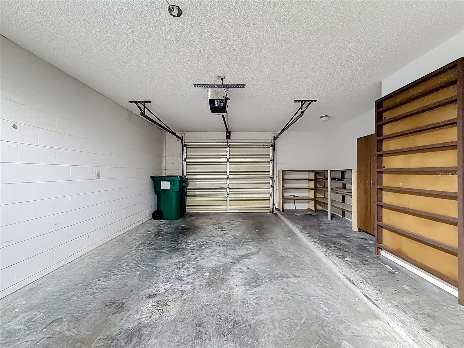 LADY LAKE - Residential