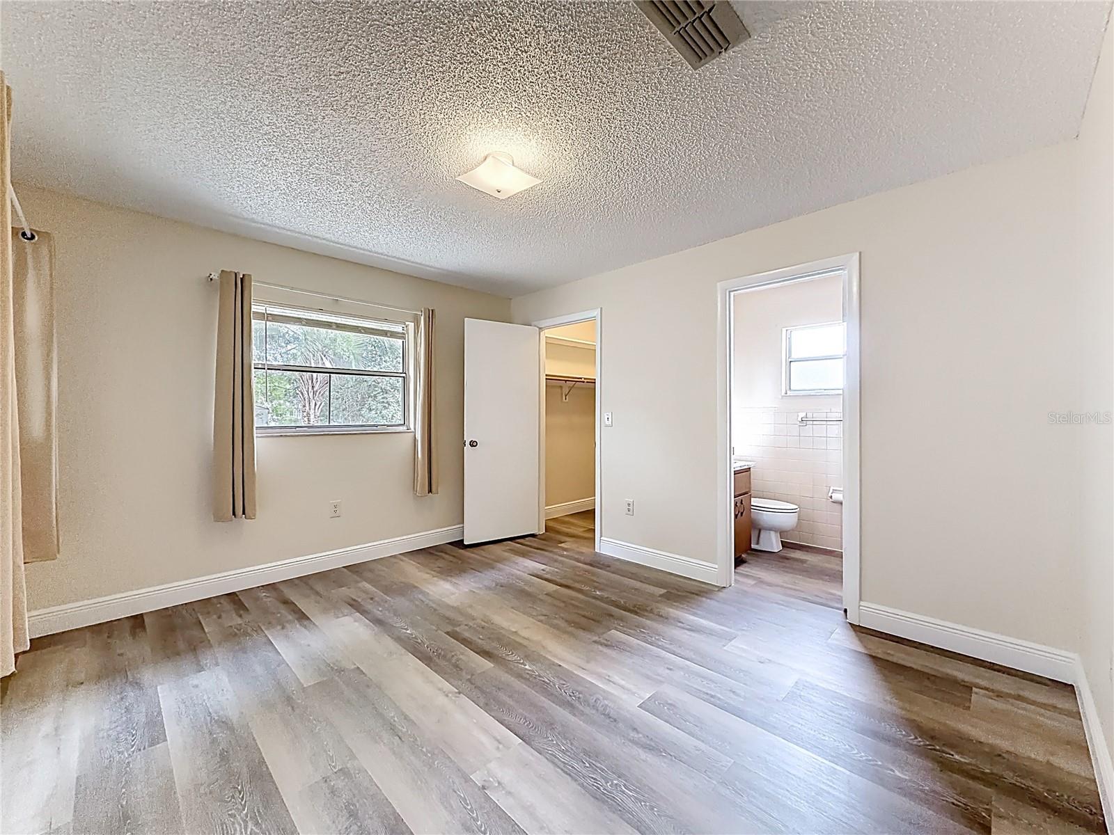 LADY LAKE - Residential