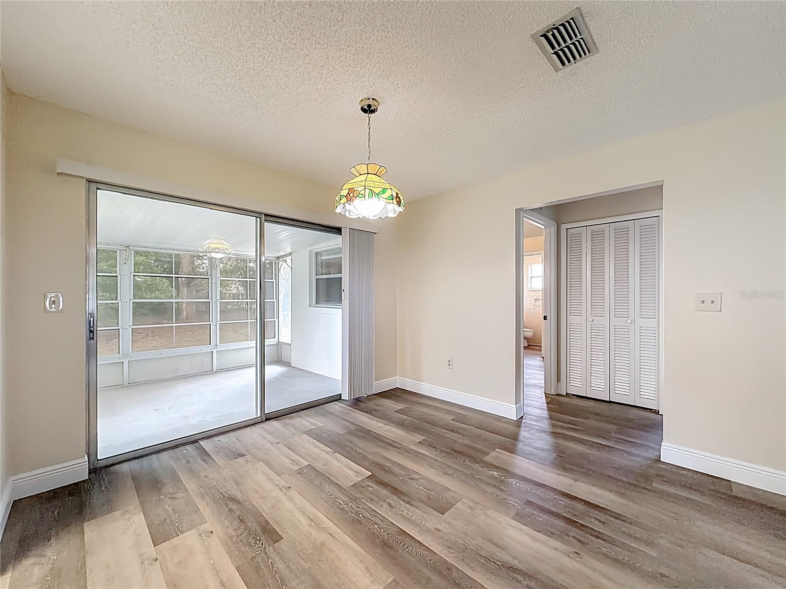 LADY LAKE - Residential