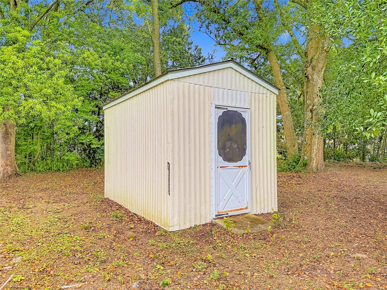 LADY LAKE - Residential