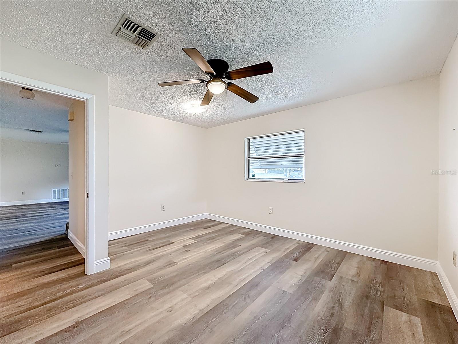 LADY LAKE - Residential