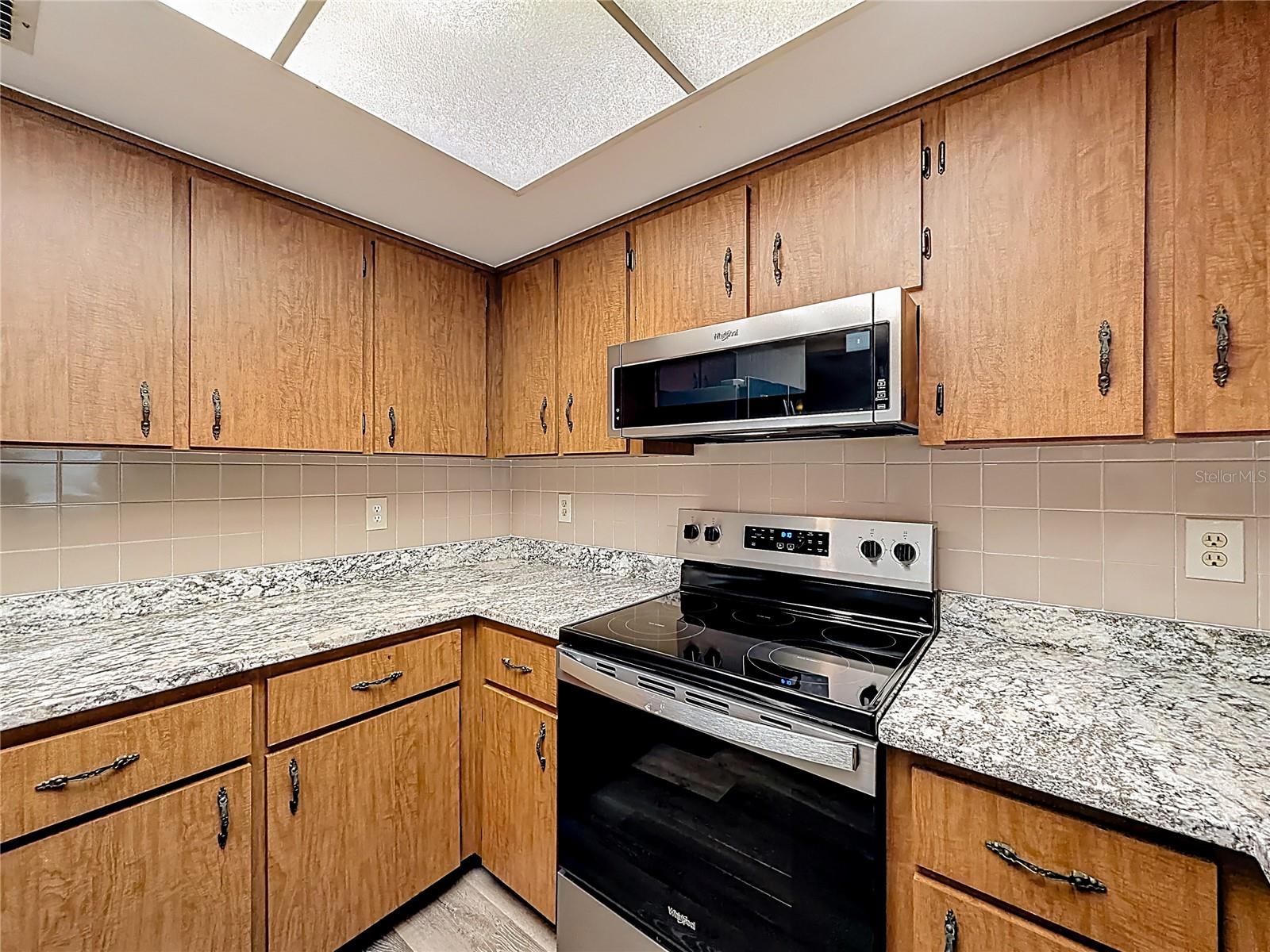 LADY LAKE - Residential