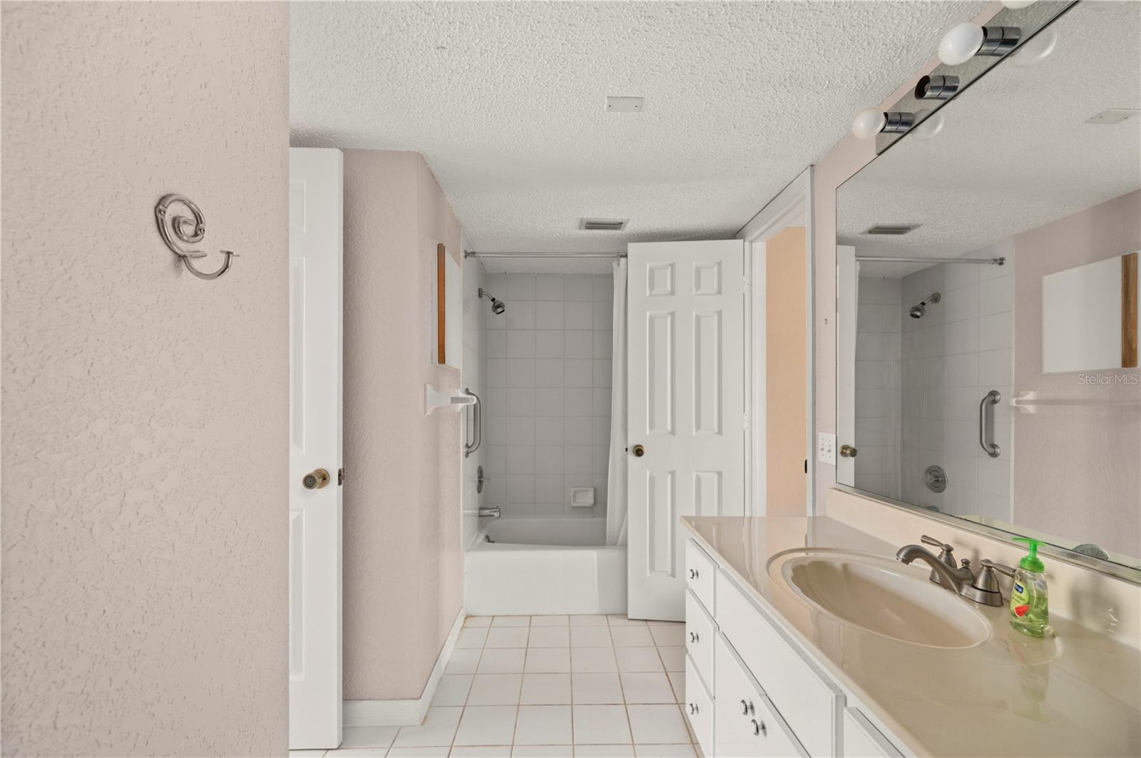 FAIRWAY PINES PH 02 BLDG B - Residential