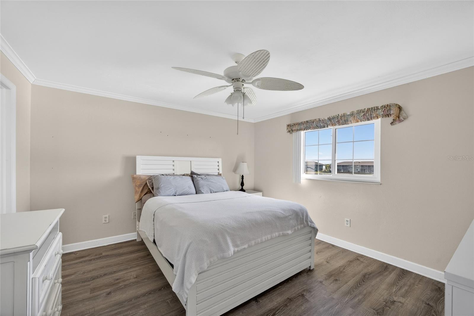 LAKES EDGE PH 05 - Residential