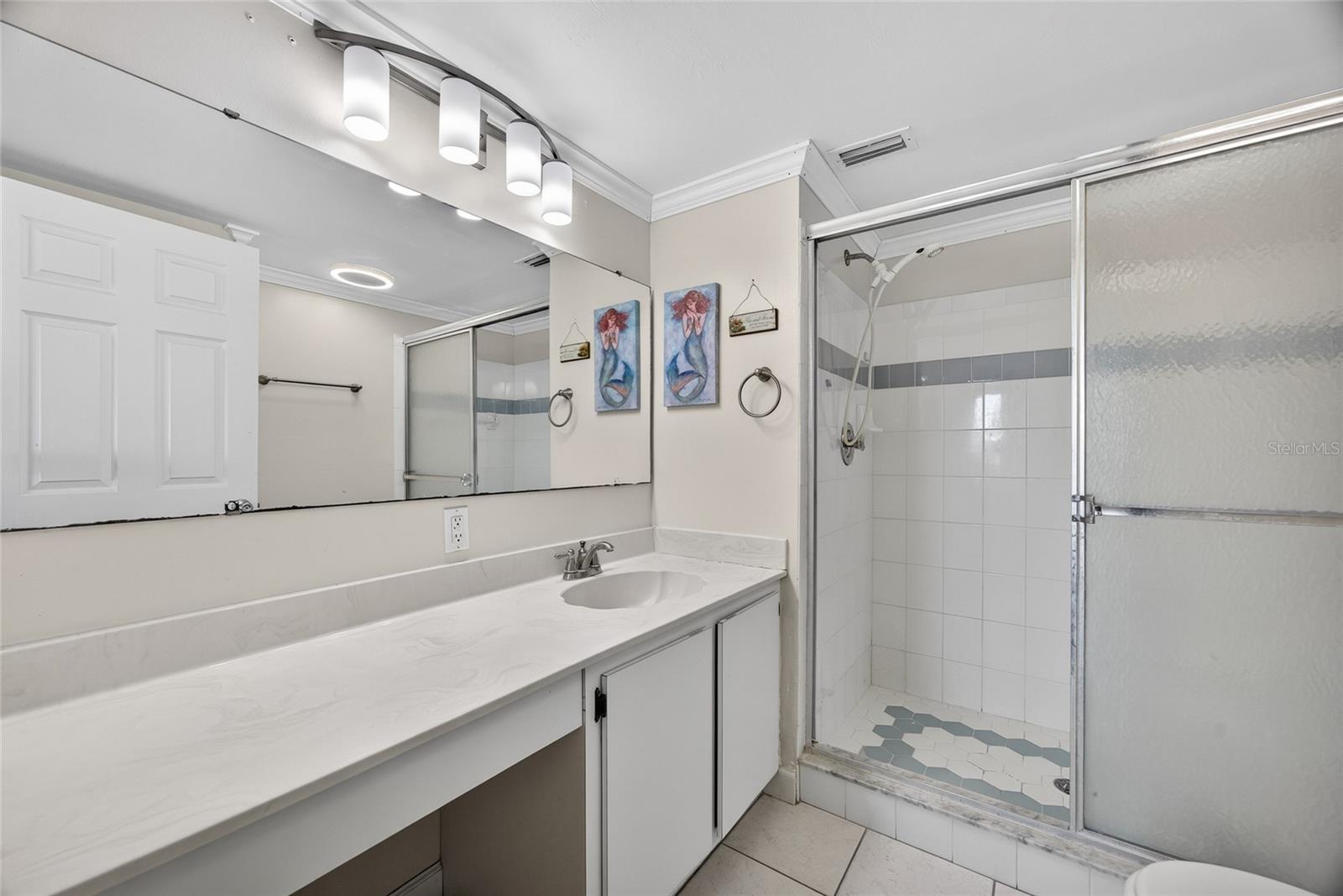 LAKES EDGE PH 05 - Residential