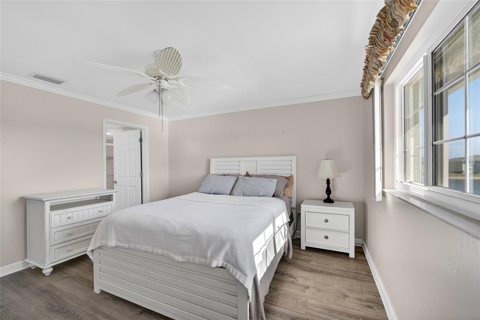 LAKES EDGE PH 05 - Residential