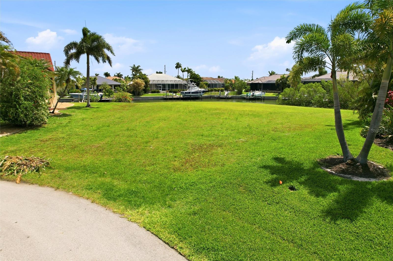 PUNTA GORDA ISLES SEC 14 - Land