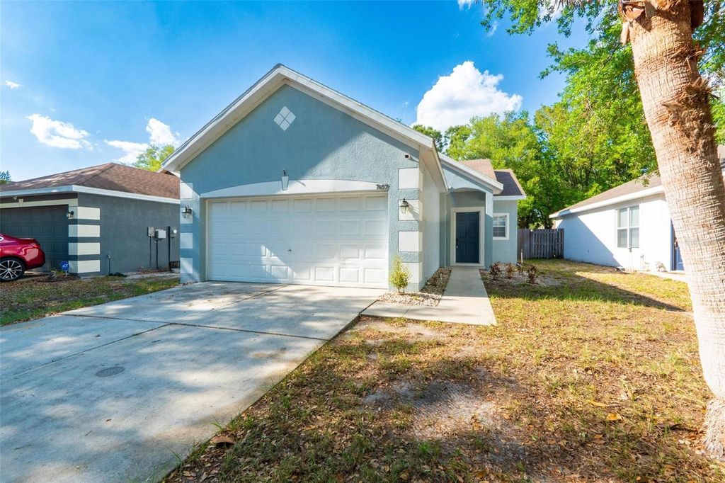 Photo of 7457 Oxford Garden Circle, Apollo Beach, FL 33572 (MLS # TB8493777)