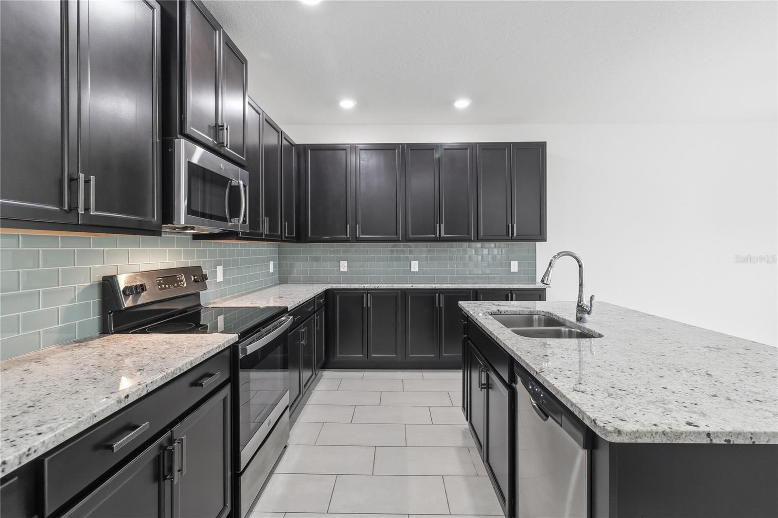 LAUREATE PARK PH 9 FIRST - Residential