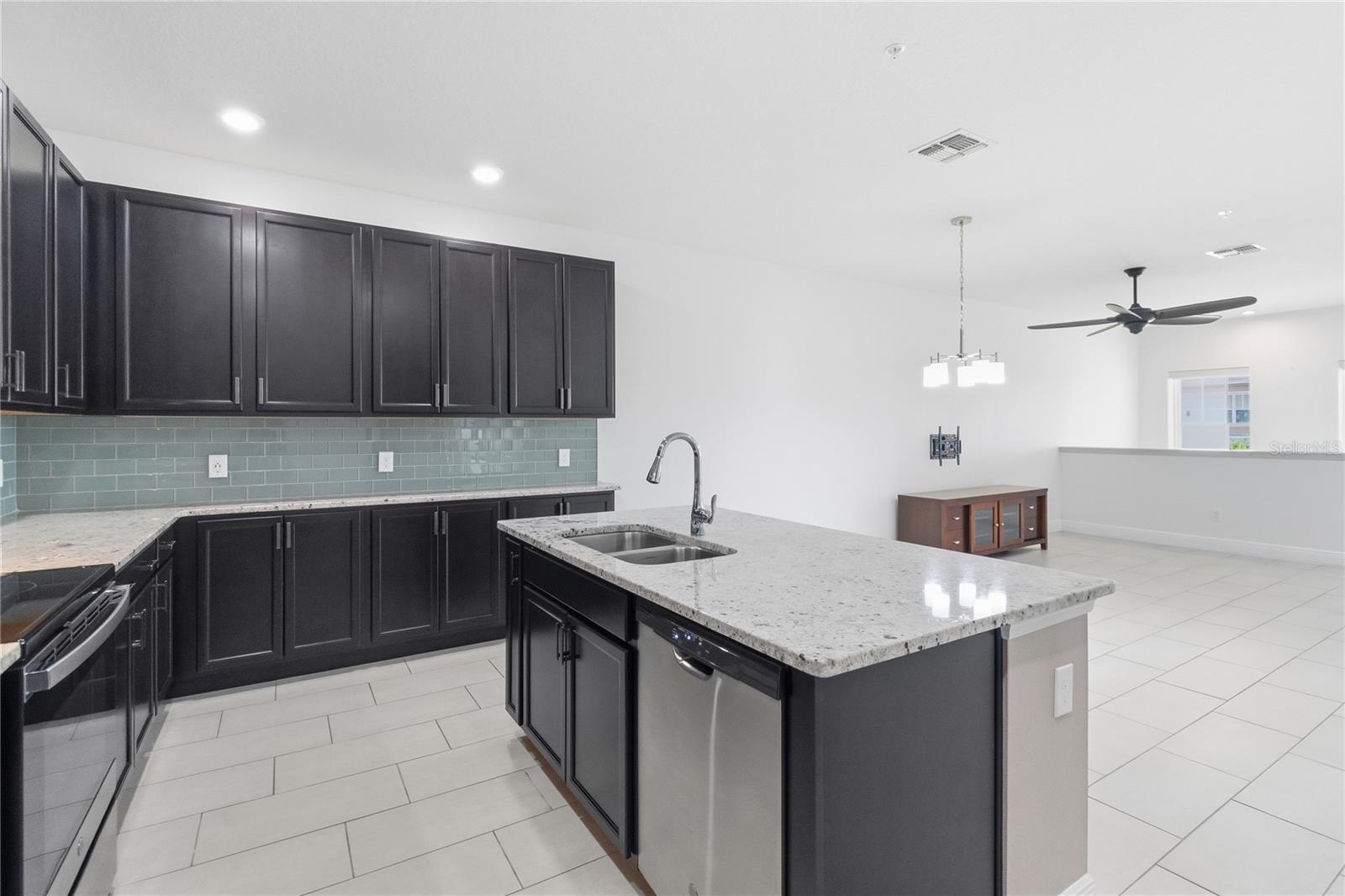 LAUREATE PARK PH 9 FIRST - Residential