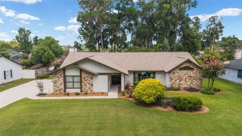 Photo of 2015 SE 34th Street, Ocala, FL 34471 (MLS # OM726530)