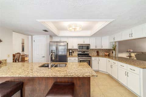 Tiny photo for 2015 SE 34th Street, Ocala, FL 34471 (MLS # OM726530)