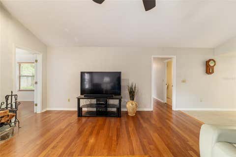 Tiny photo for 2015 SE 34th Street, Ocala, FL 34471 (MLS # OM726530)