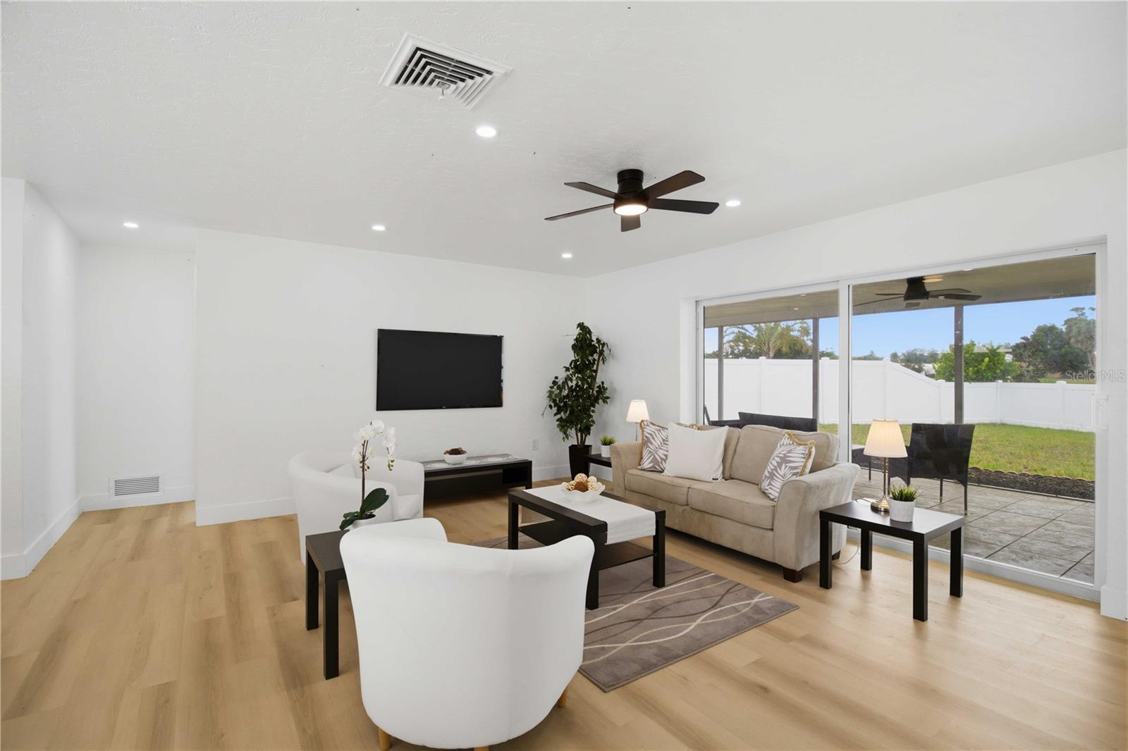 VILLAGE GREEN CLUB ESTATES - Residential