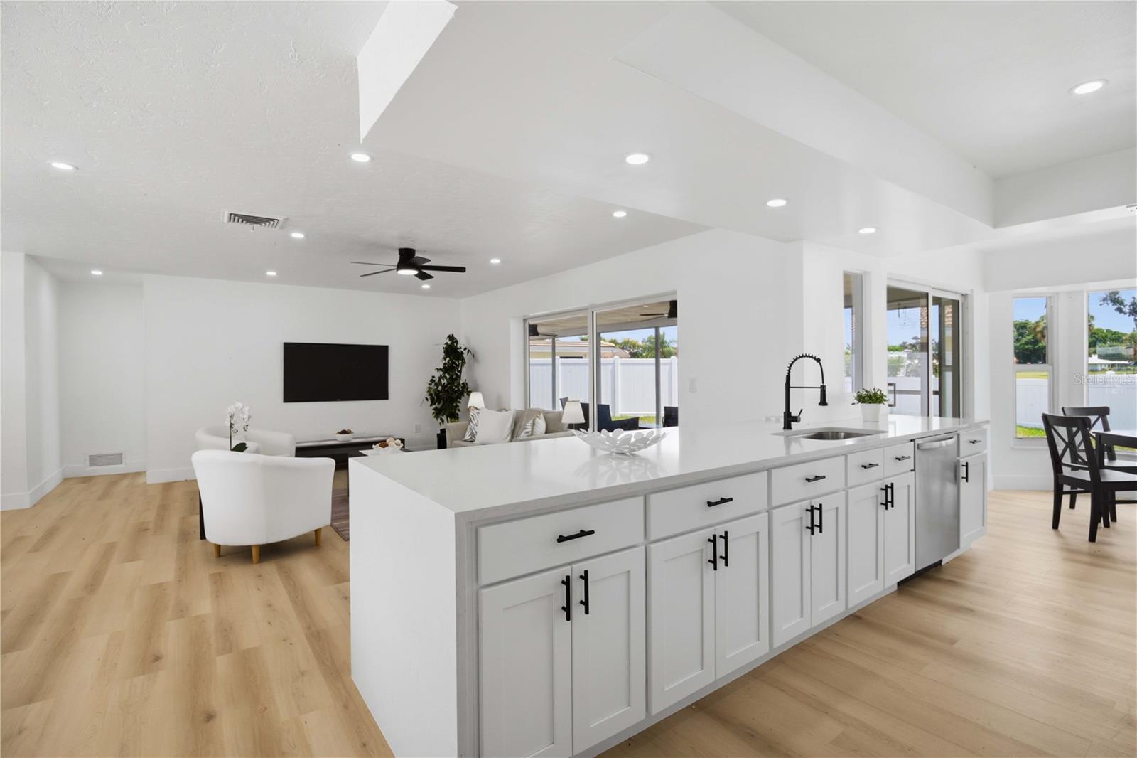 VILLAGE GREEN CLUB ESTATES - Residential