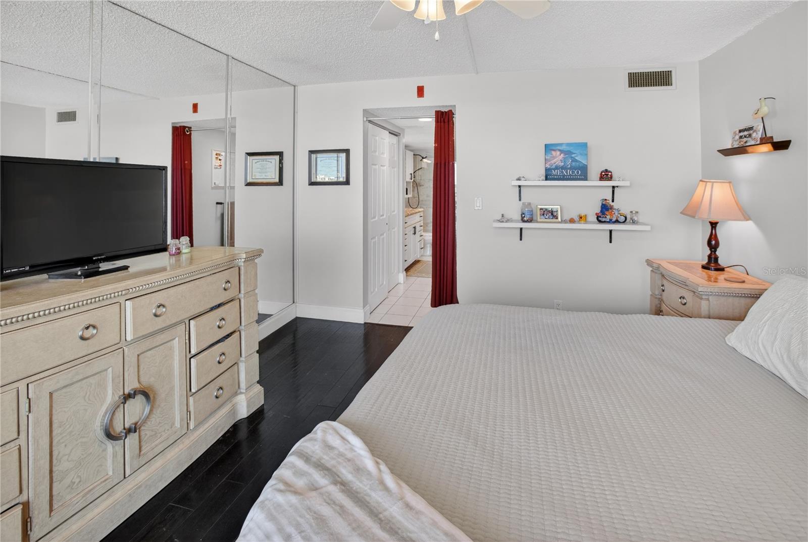 KEY CAPRI CONDO - Residential