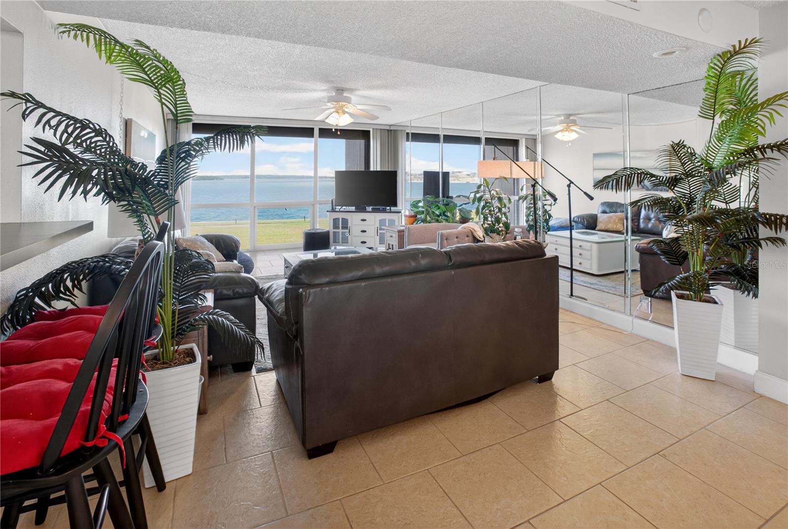 KEY CAPRI CONDO - Residential
