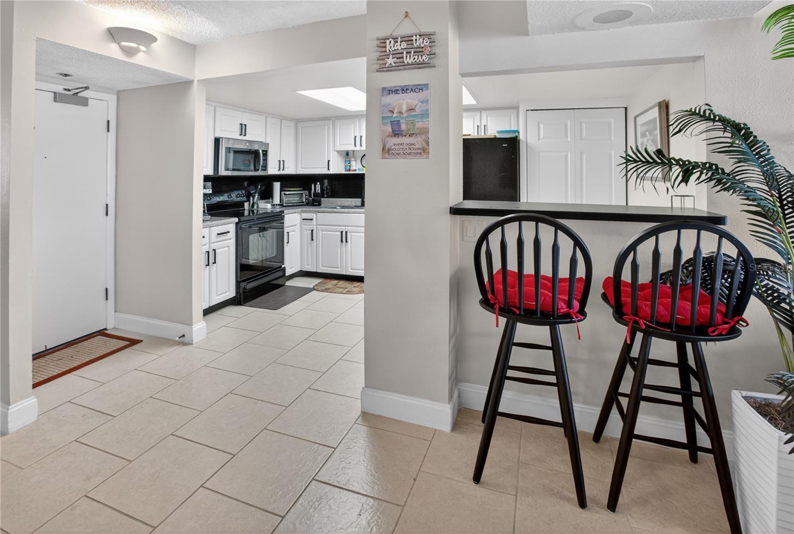 KEY CAPRI CONDO - Residential