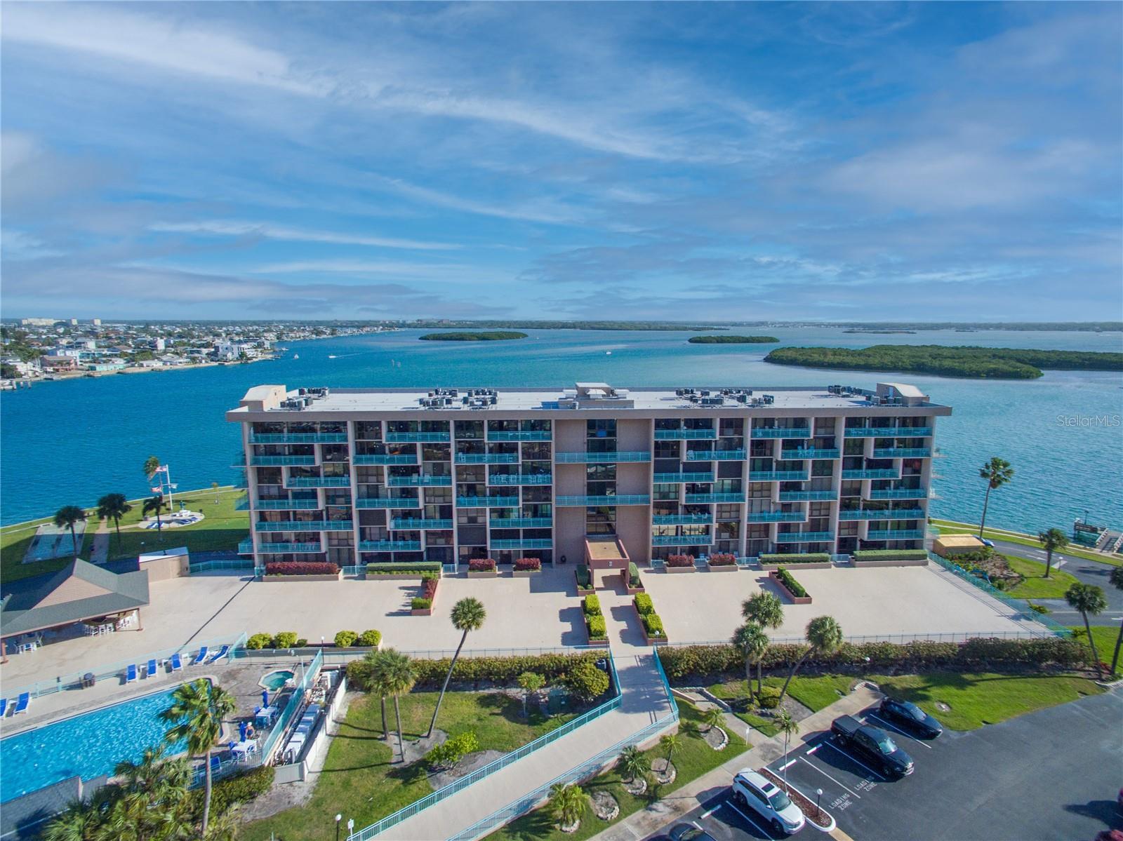 KEY CAPRI CONDO - Residential