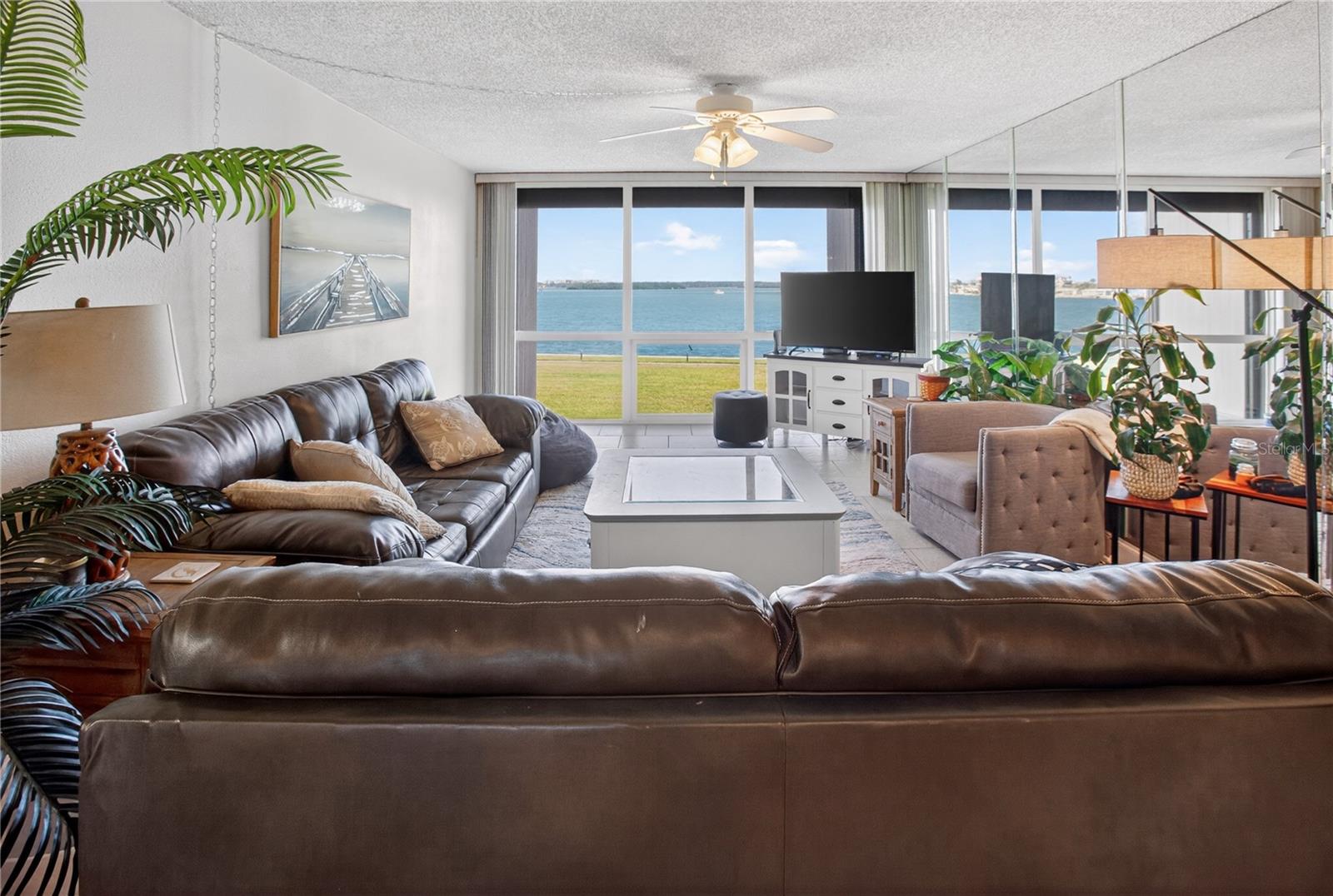 KEY CAPRI CONDO - Residential