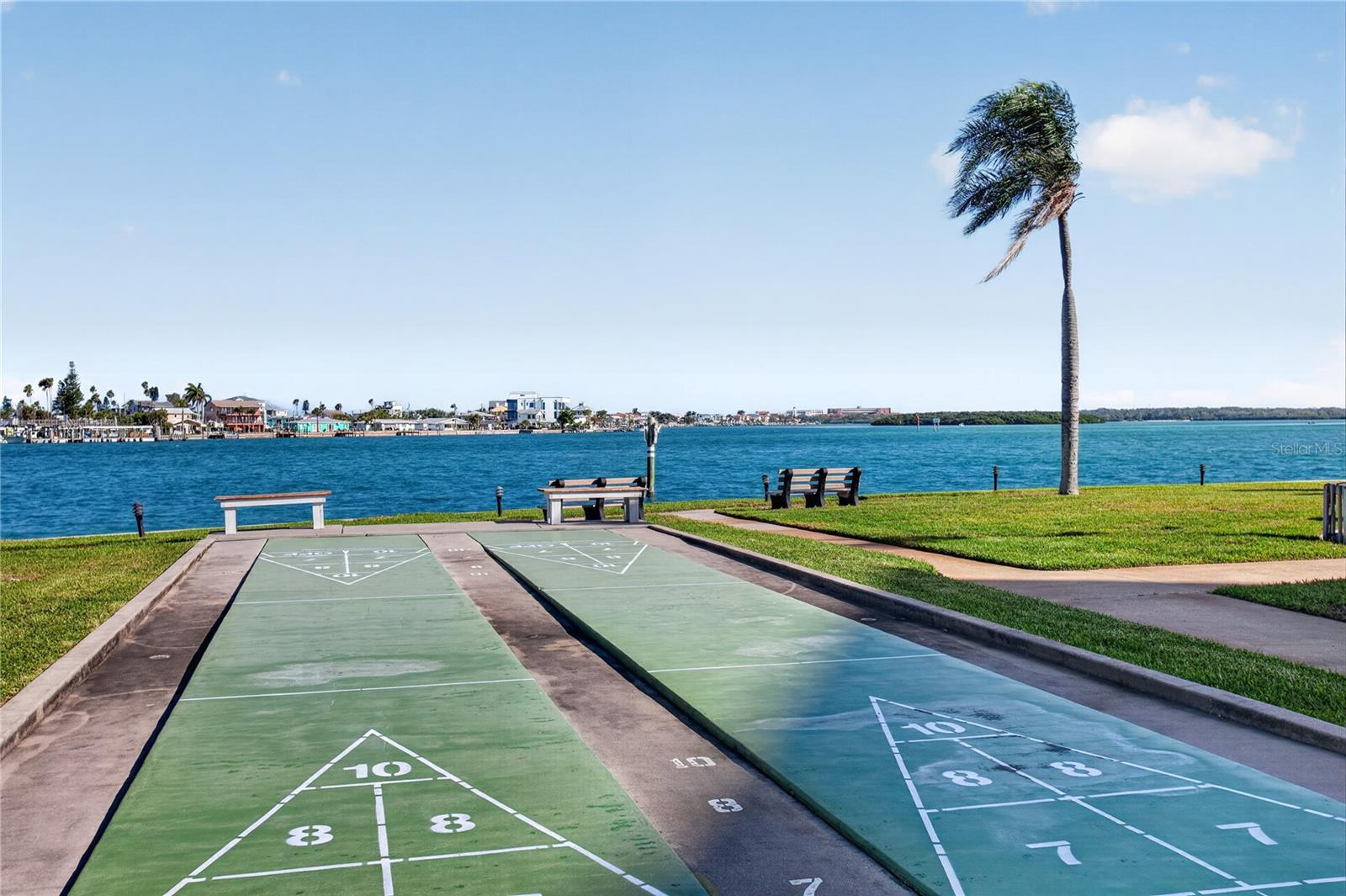 KEY CAPRI CONDO - Residential