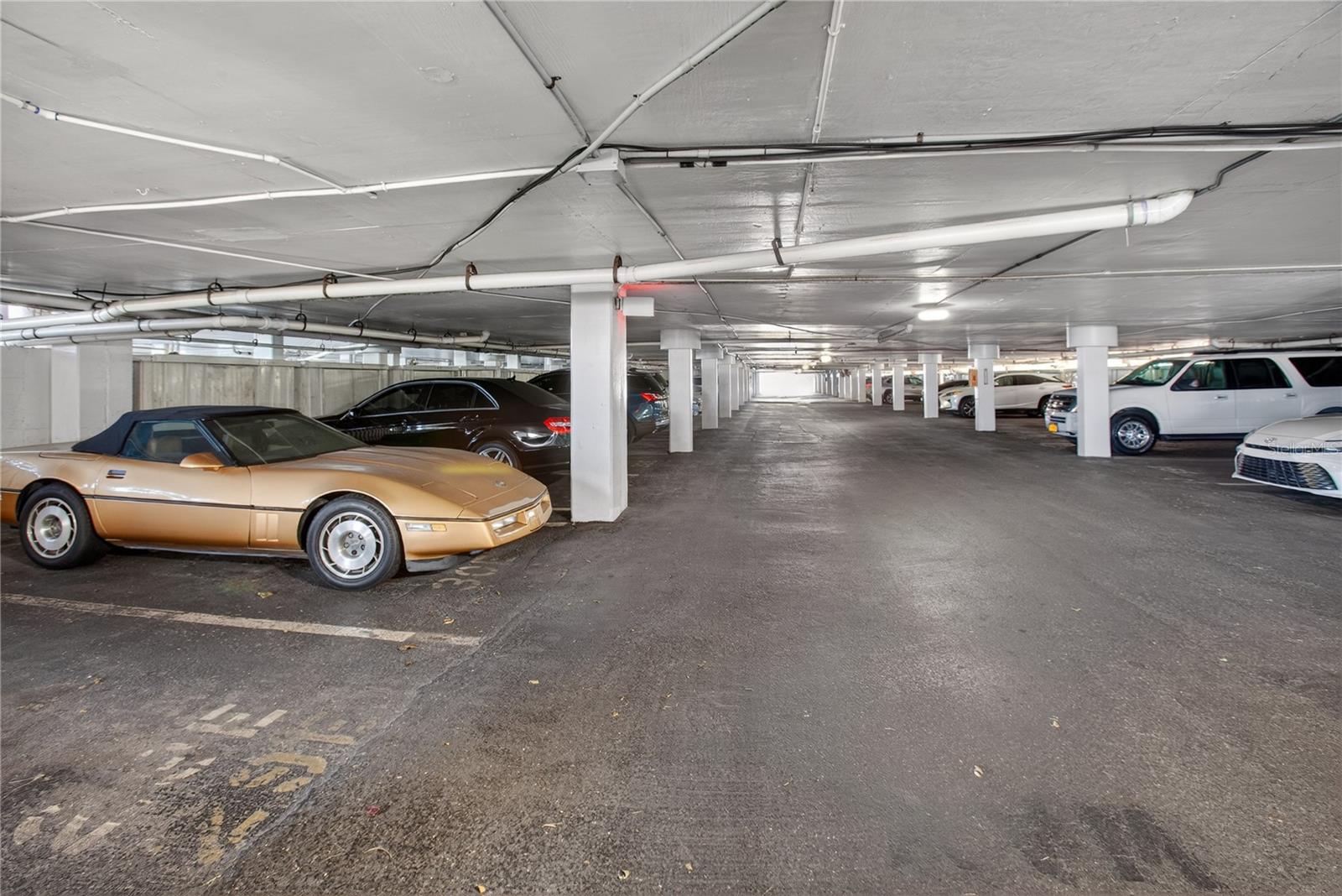 KEY CAPRI CONDO - Residential