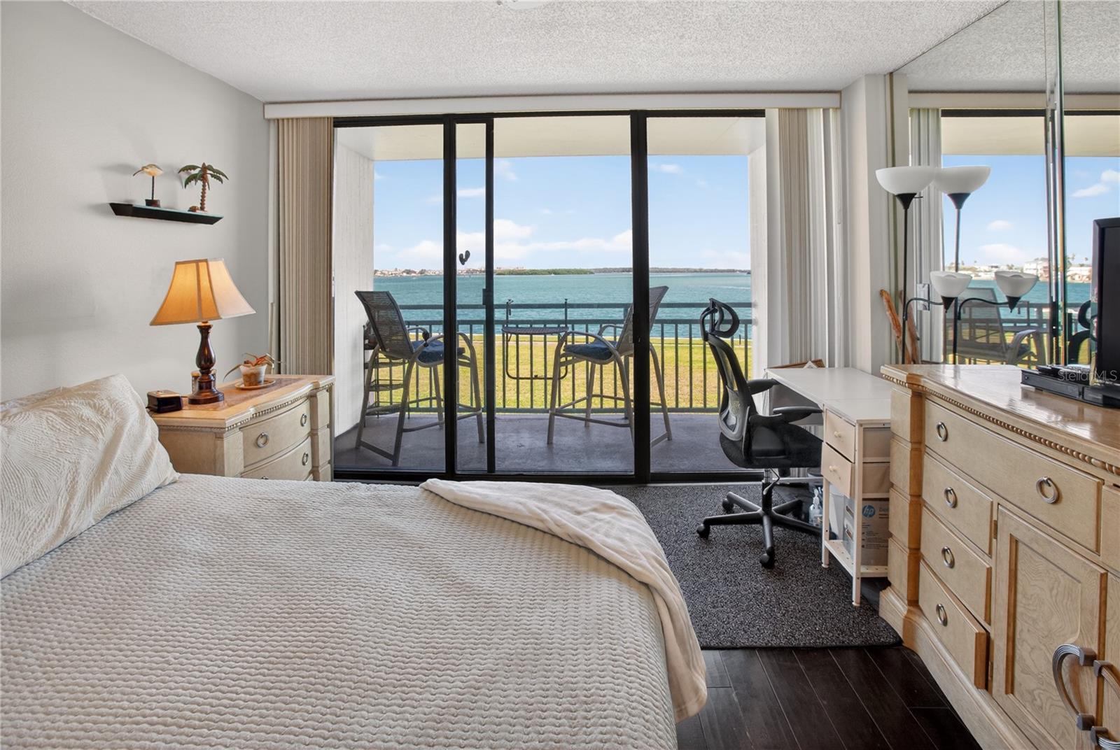 KEY CAPRI CONDO - Residential