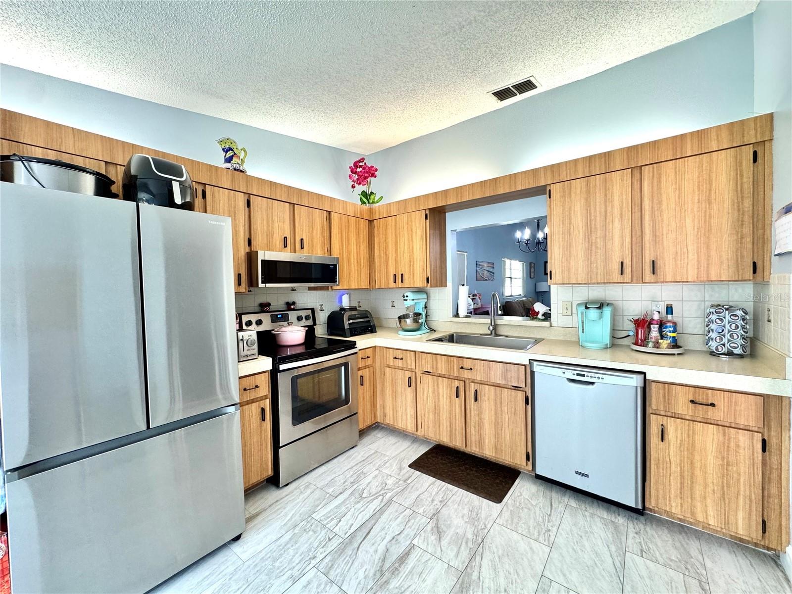 FOREST LAKE VILLAS CONDO - Residential