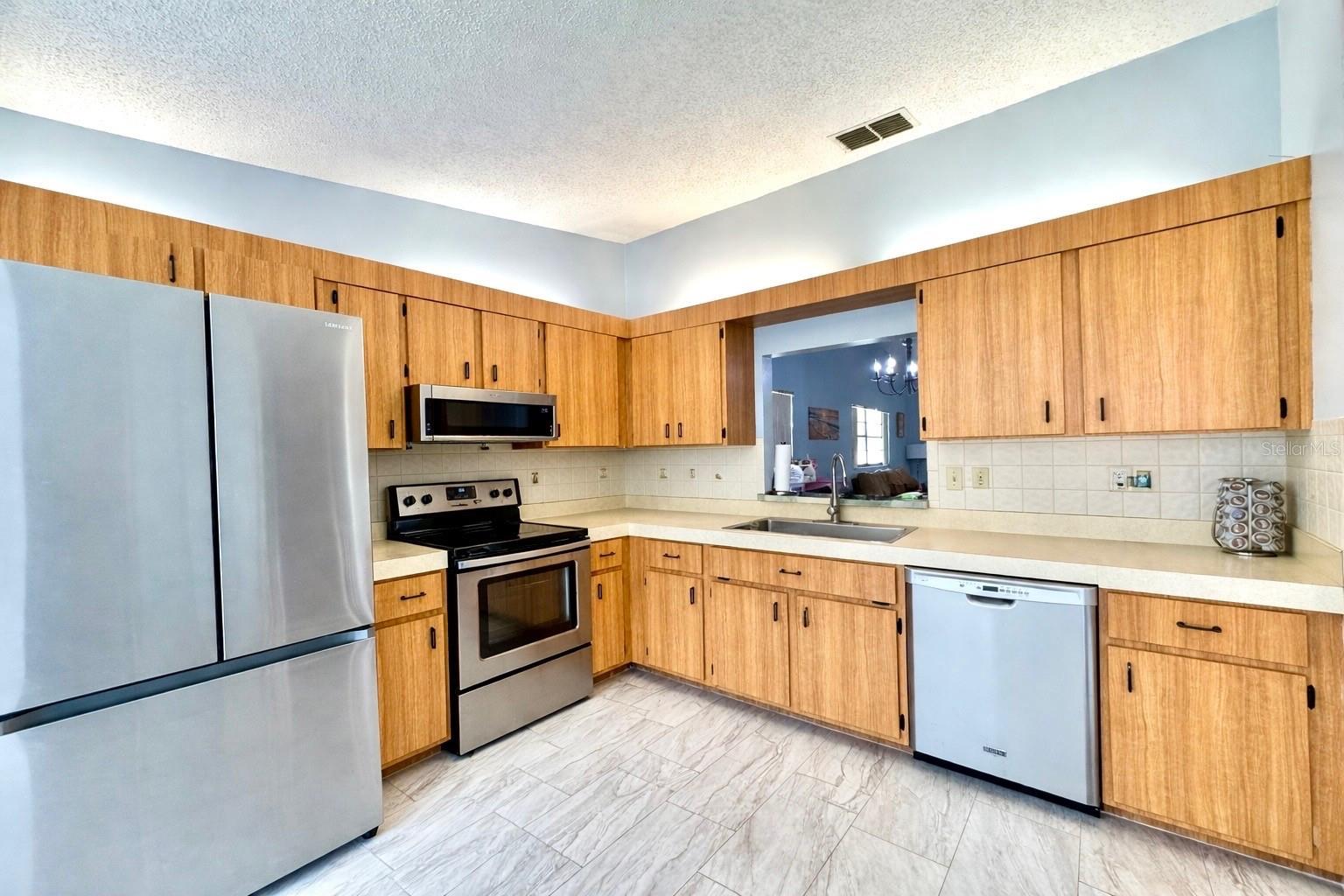 FOREST LAKE VILLAS CONDO - Residential