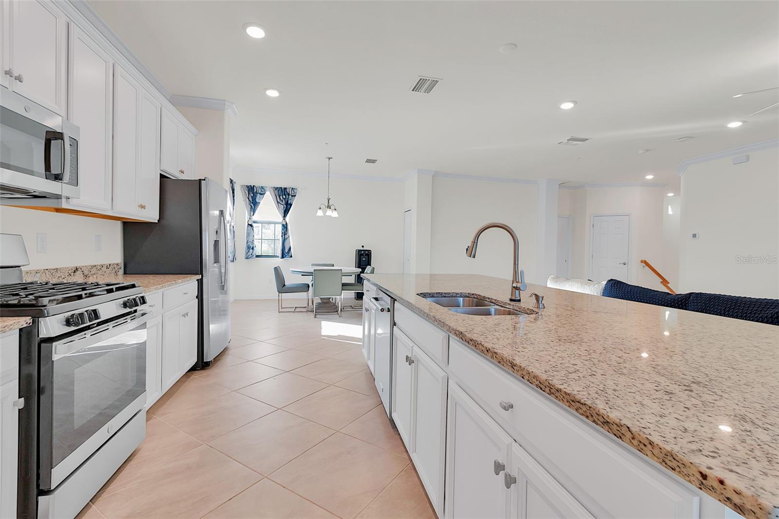 COACH HOMES III AT LAKEWOOD NTL PH 15 - Residential