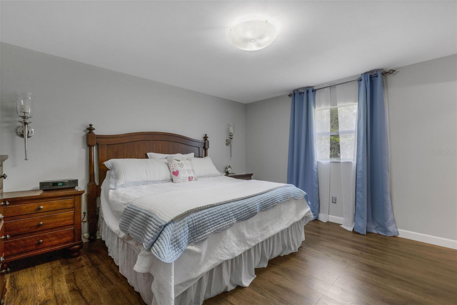 LAKE HOLLINGSWORTH ESTATES - Residential