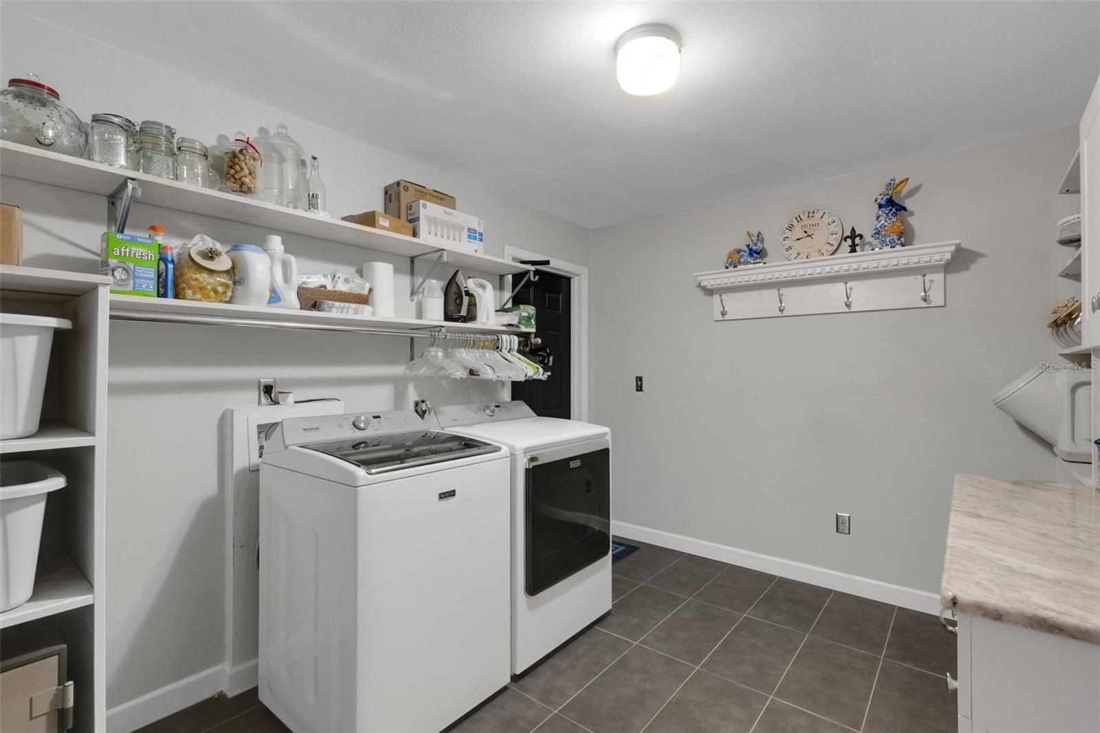 LAKE HOLLINGSWORTH ESTATES - Residential