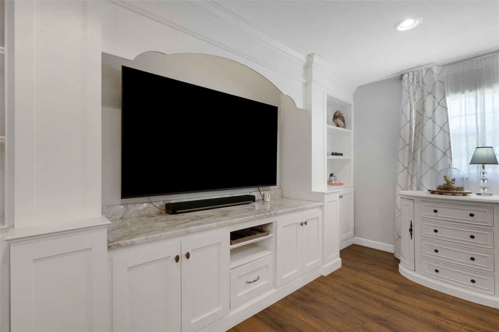 LAKE HOLLINGSWORTH ESTATES - Residential