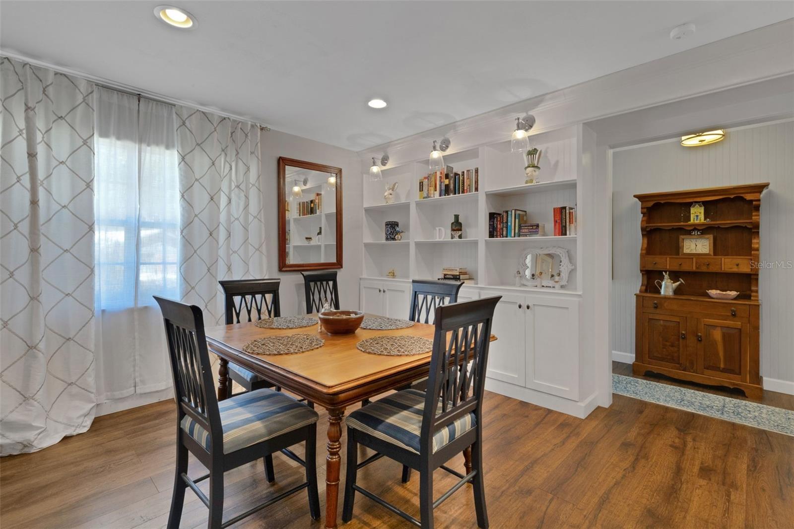 LAKE HOLLINGSWORTH ESTATES - Residential