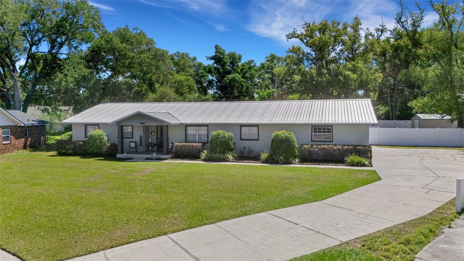 LAKE HOLLINGSWORTH ESTATES - Residential