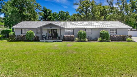 Photo of 1112 Newport Avenue, Lakeland, FL 33801 (MLS # L4961098)