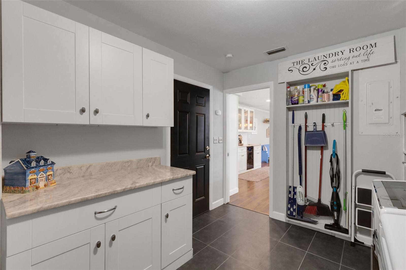 LAKE HOLLINGSWORTH ESTATES - Residential