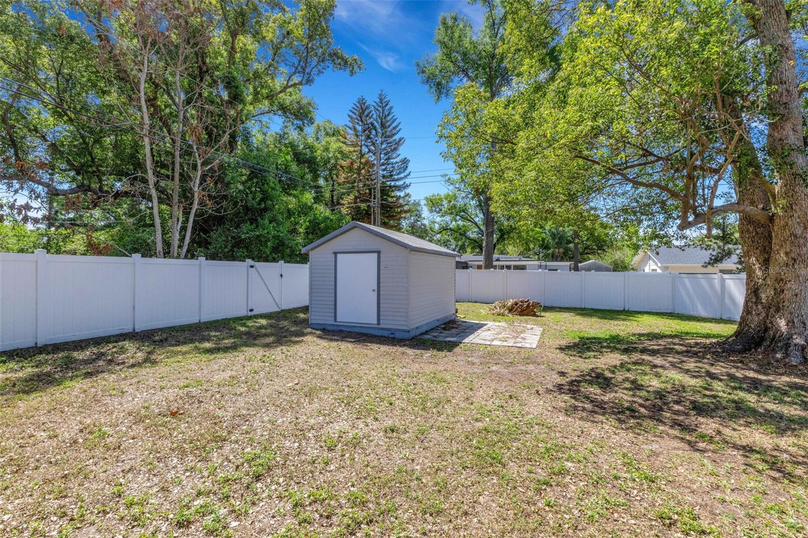 LAKE HOLLINGSWORTH ESTATES - Residential