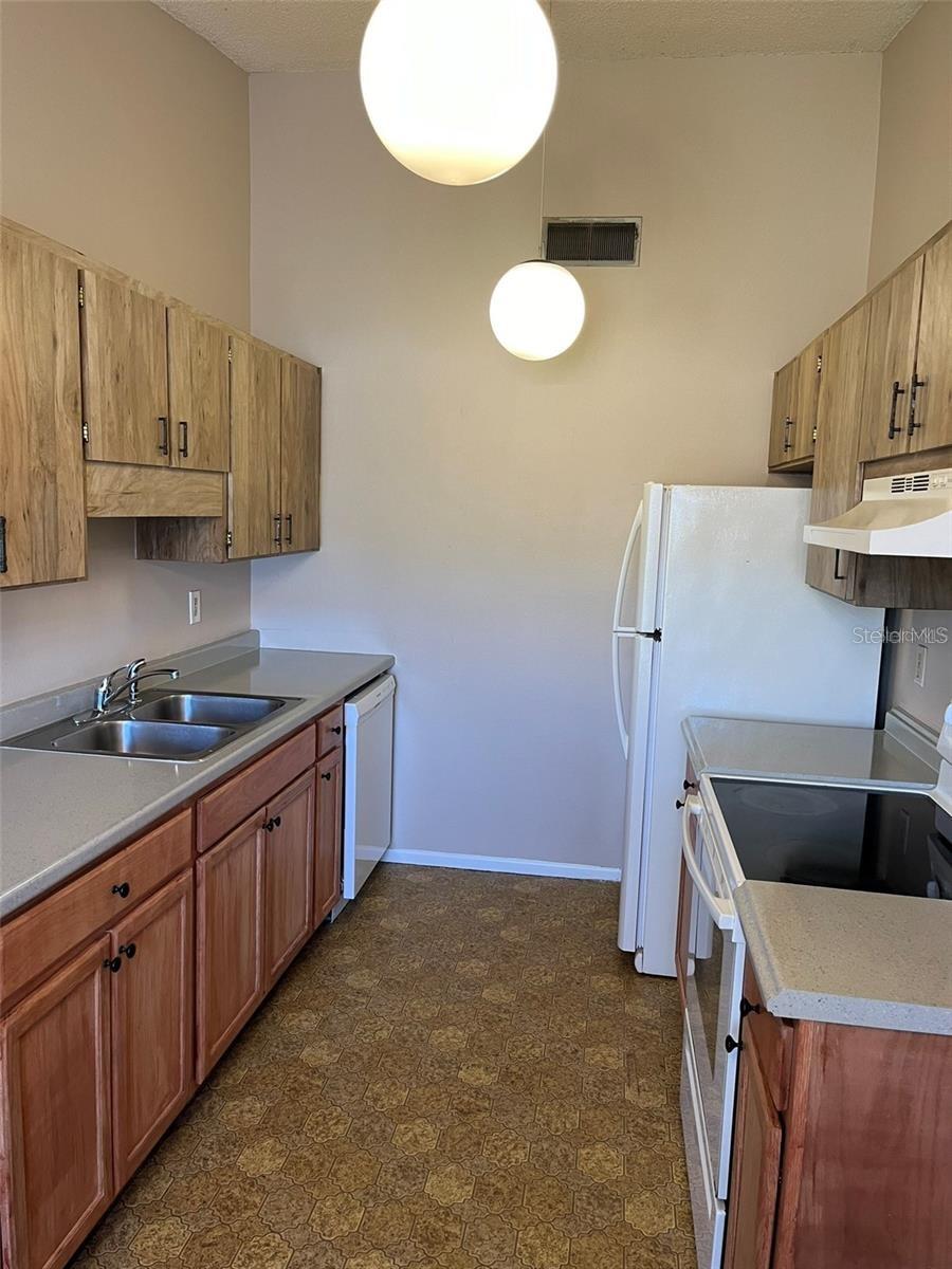 ORANGE RIVER ESTATES UNIT II B - Residential Lease