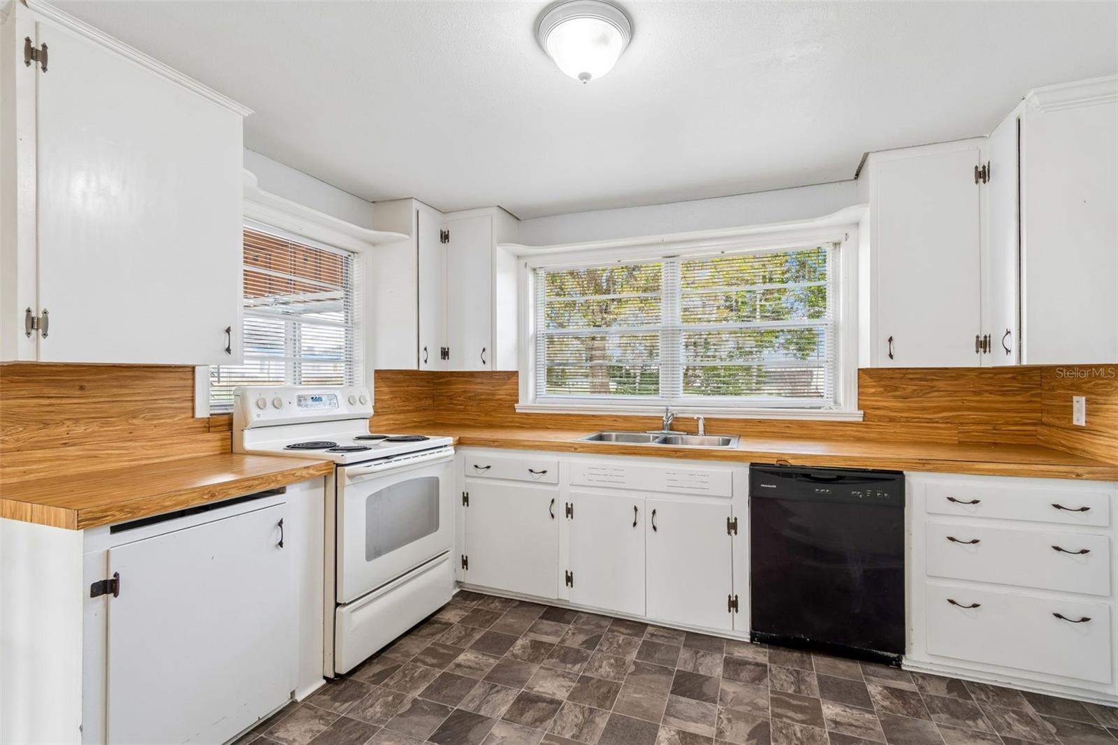 ZEPHYRHILLS COLONY CO - Residential