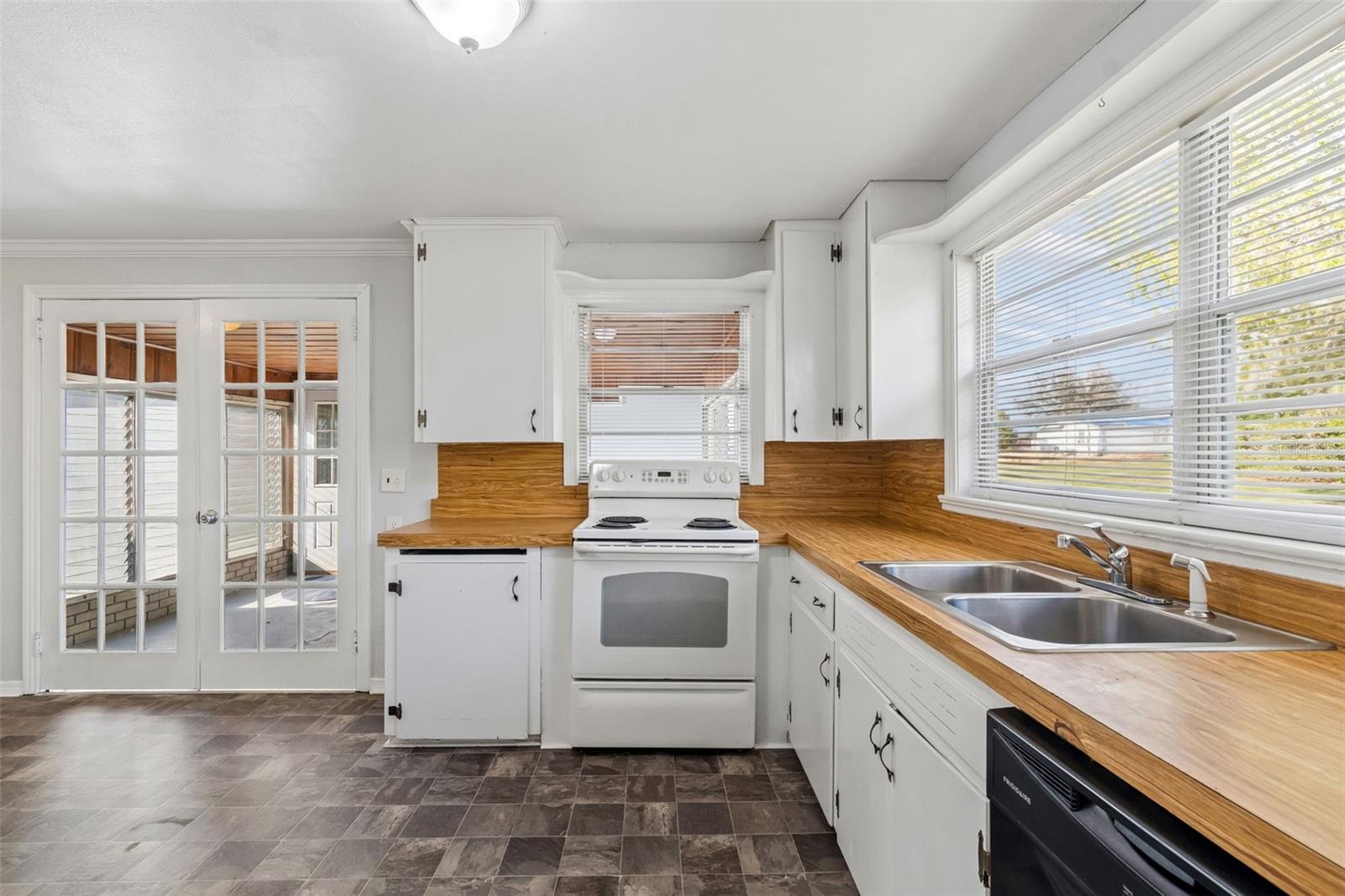 ZEPHYRHILLS COLONY CO - Residential